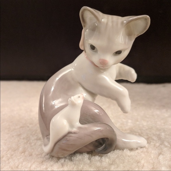 Lladro Other - Cat and mouse Lladro figurine